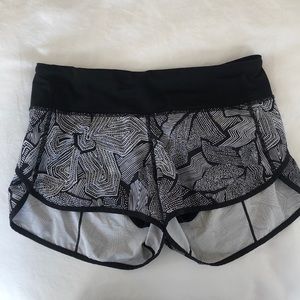 Lululemon size 4 speed up short